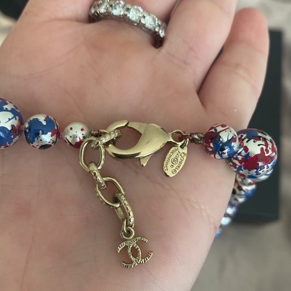 Rare Chanel Graffiti Splatter Paint Pearl Necklace - Picture 4 of 6